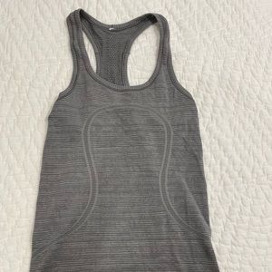 Lululemon swiftly tech tank top size 4!
